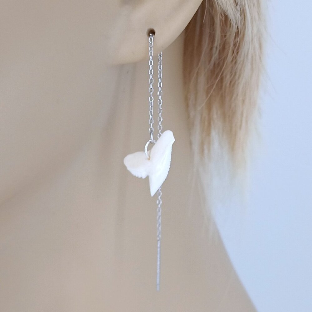 Tiger SHARKS TEETH Ear Threads Threader Earrings Silver Pair Shark Tooth 4.5" Ad